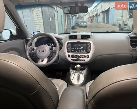 Белый Киа Soul EV, объемом двигателя 0 л и пробегом 102 тыс. км за 5300 $, фото 14 на Automoto.ua