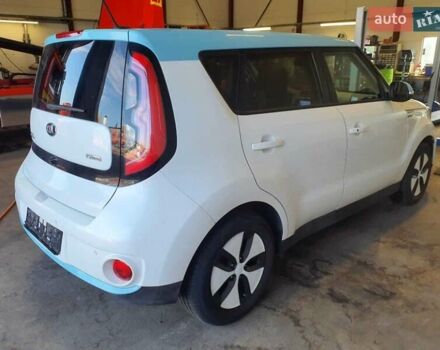 Кіа Soul EV 2015 у Києві на Automoto.ua Білий Кіа Soul EV, об'ємом двигуна 0 л та пробігом 91 тис. км за 6700 $, фото 7 на Automoto.ua