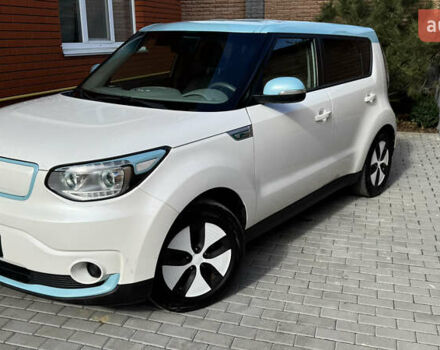Белый Киа Soul EV, объемом двигателя 0 л и пробегом 126 тыс. км за 6300 $, фото 3 на Automoto.ua