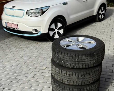 Белый Киа Soul EV, объемом двигателя 0 л и пробегом 126 тыс. км за 6300 $, фото 1 на Automoto.ua