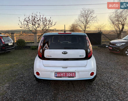 Білий Кіа Soul EV, об'ємом двигуна 0 л та пробігом 151 тис. км за 5900 $, фото 4 на Automoto.ua