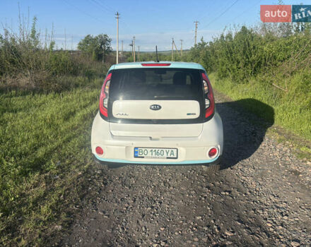 Белый Киа Soul EV, объемом двигателя 0 л и пробегом 122 тыс. км за 5900 $, фото 3 на Automoto.ua