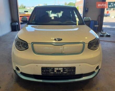 Кіа Soul EV 2015 у Києві на Automoto.ua Білий Кіа Soul EV, об'ємом двигуна 0 л та пробігом 91 тис. км за 6700 $, фото 25 на Automoto.ua