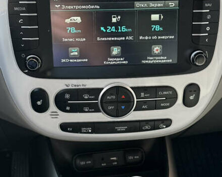 Белый Киа Soul EV, объемом двигателя 0 л и пробегом 126 тыс. км за 6300 $, фото 32 на Automoto.ua