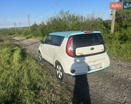 Белый Киа Soul EV, объемом двигателя 0 л и пробегом 122 тыс. км за 5900 $, фото 4 на Automoto.ua