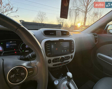 Білий Кіа Soul EV, об'ємом двигуна 0 л та пробігом 151 тис. км за 5900 $, фото 21 на Automoto.ua