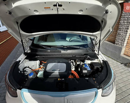 Белый Киа Soul EV, объемом двигателя 0 л и пробегом 126 тыс. км за 6300 $, фото 37 на Automoto.ua