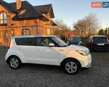 Білий Кіа Soul EV, об'ємом двигуна 0 л та пробігом 151 тис. км за 5900 $, фото 3 на Automoto.ua