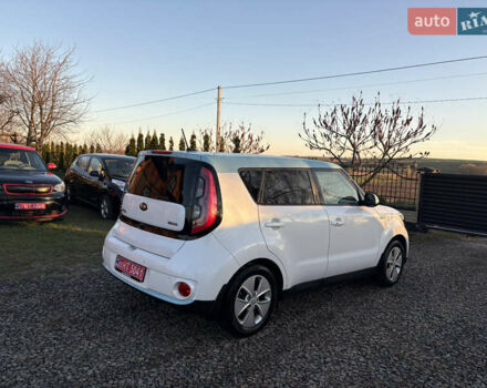 Білий Кіа Soul EV, об'ємом двигуна 0 л та пробігом 151 тис. км за 5900 $, фото 5 на Automoto.ua