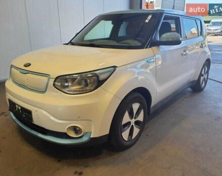 Кіа Soul EV 2015 у Києві на Automoto.ua Білий Кіа Soul EV, об'ємом двигуна 0 л та пробігом 91 тис. км за 6700 $, фото 21 на Automoto.ua