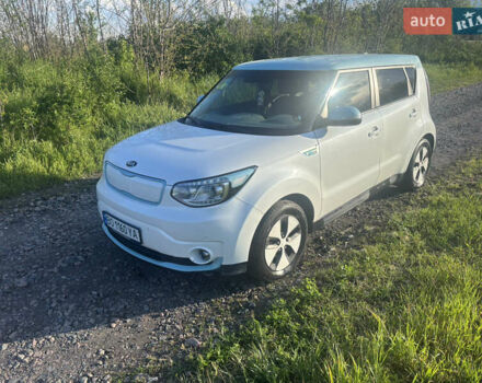Белый Киа Soul EV, объемом двигателя 0 л и пробегом 122 тыс. км за 5900 $, фото 1 на Automoto.ua