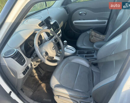 Белый Киа Soul EV, объемом двигателя 0 л и пробегом 122 тыс. км за 5900 $, фото 9 на Automoto.ua