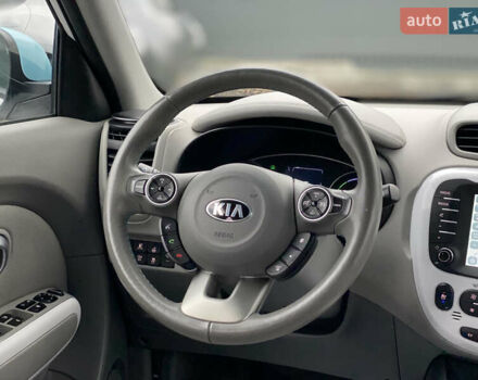 Кіа Soul EV 2016 у Луцьку на Automoto.ua Білий Кіа Soul EV, об'ємом двигуна 0 л та пробігом 116 тис. км за 7800 $, фото 33 на Automoto.ua