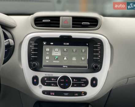 Кіа Soul EV 2016 у Луцьку на Automoto.ua Білий Кіа Soul EV, об'ємом двигуна 0 л та пробігом 116 тис. км за 7800 $, фото 40 на Automoto.ua