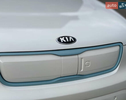Кіа Soul EV 2016 у Луцьку на Automoto.ua Білий Кіа Soul EV, об'ємом двигуна 0 л та пробігом 116 тис. км за 7800 $, фото 21 на Automoto.ua