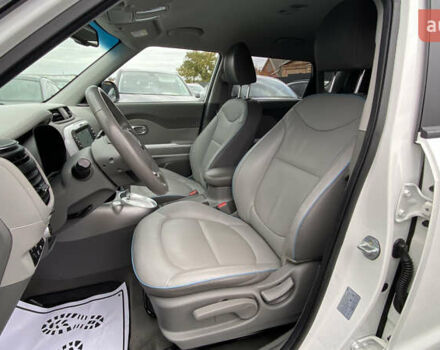 Кіа Soul EV 2016 у Луцьку на Automoto.ua Білий Кіа Soul EV, об'ємом двигуна 0 л та пробігом 116 тис. км за 7800 $, фото 29 на Automoto.ua