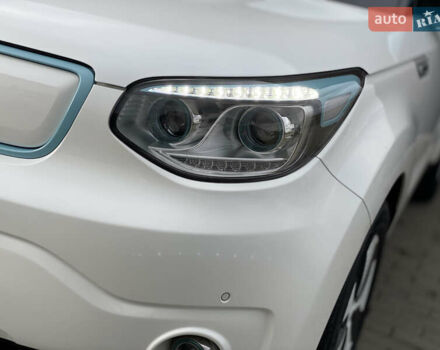 Кіа Soul EV 2016 у Луцьку на Automoto.ua Білий Кіа Soul EV, об'ємом двигуна 0 л та пробігом 116 тис. км за 7800 $, фото 20 на Automoto.ua