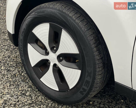 Кіа Soul EV 2016 у Луцьку на Automoto.ua Білий Кіа Soul EV, об'ємом двигуна 0 л та пробігом 116 тис. км за 7800 $, фото 51 на Automoto.ua