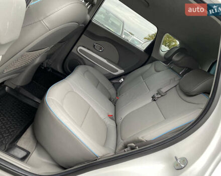 Кіа Soul EV 2016 у Луцьку на Automoto.ua Білий Кіа Soul EV, об'ємом двигуна 0 л та пробігом 116 тис. км за 7800 $, фото 31 на Automoto.ua