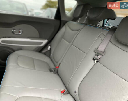 Кіа Soul EV 2016 у Луцьку на Automoto.ua Білий Кіа Soul EV, об'ємом двигуна 0 л та пробігом 116 тис. км за 7800 $, фото 114 на Automoto.ua