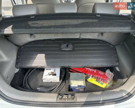 Киа Soul EV 2016 в Житомире на Automoto.ua Белый Киа Soul EV, объемом двигателя 0 л и пробегом 94 тыс. км за 8448 $, фото 7 на Automoto.ua