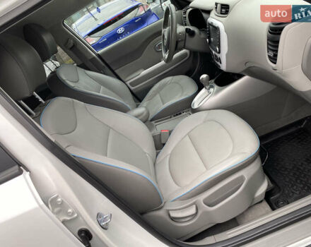 Кіа Soul EV 2016 у Луцьку на Automoto.ua Білий Кіа Soul EV, об'ємом двигуна 0 л та пробігом 116 тис. км за 7800 $, фото 59 на Automoto.ua