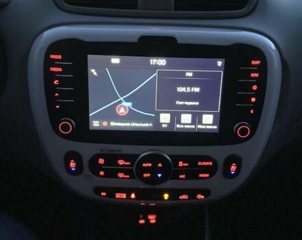 Білий Кіа Soul EV, об'ємом двигуна 0 л та пробігом 109 тис. км за 7399 $, фото 23 на Automoto.ua