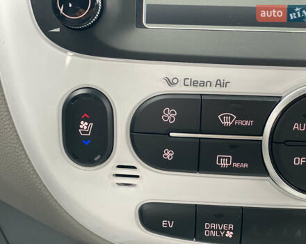 Кіа Soul EV 2016 у Луцьку на Automoto.ua Білий Кіа Soul EV, об'ємом двигуна 0 л та пробігом 116 тис. км за 7800 $, фото 37 на Automoto.ua