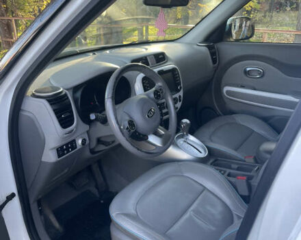 Белый Киа Soul EV, объемом двигателя 0 л и пробегом 193 тыс. км за 8000 $, фото 4 на Automoto.ua