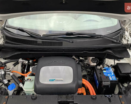 Кіа Soul EV 2016 у Луцьку на Automoto.ua Білий Кіа Soul EV, об'ємом двигуна 0 л та пробігом 116 тис. км за 7800 $, фото 79 на Automoto.ua