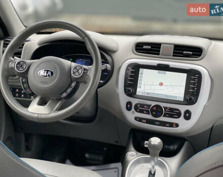 Кіа Soul EV 2016 у Луцьку на Automoto.ua Білий Кіа Soul EV, об'ємом двигуна 0 л та пробігом 116 тис. км за 7800 $, фото 32 на Automoto.ua