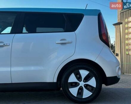 Білий Кіа Soul EV, об'ємом двигуна 0 л та пробігом 169 тис. км за 5600 $, фото 6 на Automoto.ua