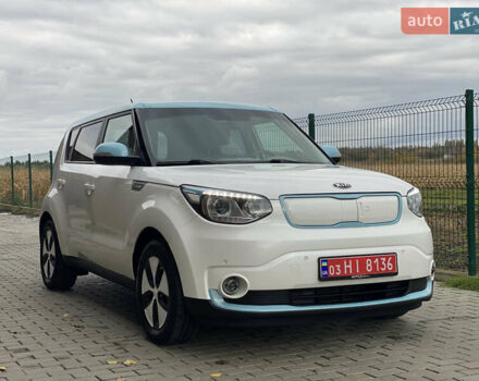 Кіа Soul EV 2016 у Луцьку на Automoto.ua Білий Кіа Soul EV, об'ємом двигуна 0 л та пробігом 116 тис. км за 7800 $, фото 25 на Automoto.ua