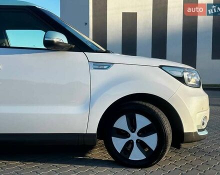 Білий Кіа Soul EV, об'ємом двигуна 0 л та пробігом 169 тис. км за 5600 $, фото 12 на Automoto.ua