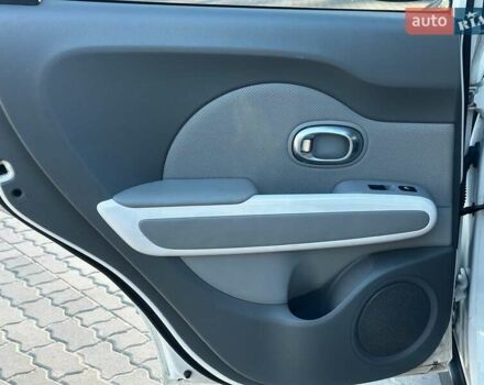 Білий Кіа Soul EV, об'ємом двигуна 0 л та пробігом 169 тис. км за 5600 $, фото 29 на Automoto.ua