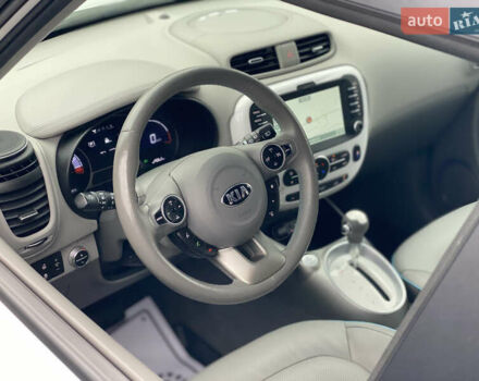 Кіа Soul EV 2016 у Луцьку на Automoto.ua Білий Кіа Soul EV, об'ємом двигуна 0 л та пробігом 116 тис. км за 7800 $, фото 30 на Automoto.ua