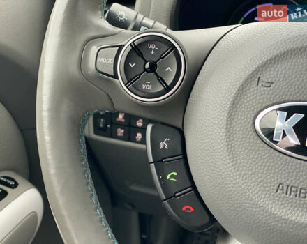 Кіа Soul EV 2016 у Луцьку на Automoto.ua Білий Кіа Soul EV, об'ємом двигуна 0 л та пробігом 116 тис. км за 7800 $, фото 43 на Automoto.ua