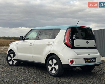 Кіа Soul EV 2016 у Луцьку на Automoto.ua Білий Кіа Soul EV, об'ємом двигуна 0 л та пробігом 116 тис. км за 7800 $, фото 109 на Automoto.ua