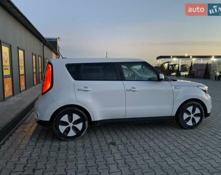 Білий Кіа Soul EV, об'ємом двигуна 0 л та пробігом 109 тис. км за 7399 $, фото 10 на Automoto.ua