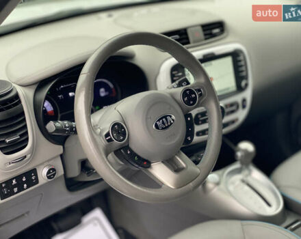 Кіа Soul EV 2016 у Луцьку на Automoto.ua Білий Кіа Soul EV, об'ємом двигуна 0 л та пробігом 116 тис. км за 7800 $, фото 27 на Automoto.ua