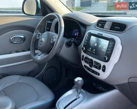 Білий Кіа Soul EV, об'ємом двигуна 0 л та пробігом 169 тис. км за 5600 $, фото 35 на Automoto.ua
