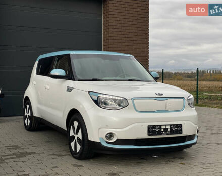Кіа Soul EV 2016 у Луцьку на Automoto.ua Білий Кіа Soul EV, об'ємом двигуна 0 л та пробігом 116 тис. км за 7800 $, фото 16 на Automoto.ua