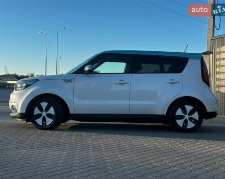 Білий Кіа Soul EV, об'ємом двигуна 0 л та пробігом 169 тис. км за 5600 $, фото 5 на Automoto.ua