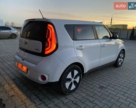 Білий Кіа Soul EV, об'ємом двигуна 0 л та пробігом 109 тис. км за 7399 $, фото 11 на Automoto.ua