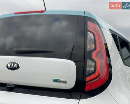 Кіа Soul EV 2016 у Луцьку на Automoto.ua Білий Кіа Soul EV, об'ємом двигуна 0 л та пробігом 116 тис. км за 7800 $, фото 12 на Automoto.ua