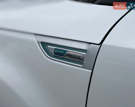 Кіа Soul EV 2016 у Луцьку на Automoto.ua Білий Кіа Soul EV, об'ємом двигуна 0 л та пробігом 116 тис. км за 7800 $, фото 116 на Automoto.ua