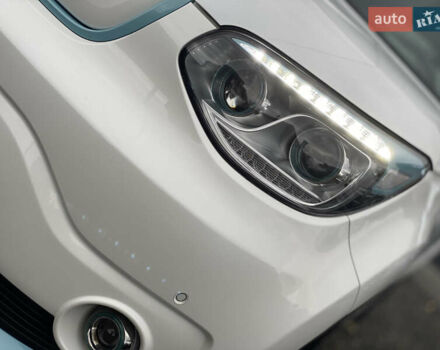 Кіа Soul EV 2016 у Луцьку на Automoto.ua Білий Кіа Soul EV, об'ємом двигуна 0 л та пробігом 116 тис. км за 7800 $, фото 66 на Automoto.ua