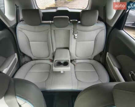 Белый Киа Soul EV, объемом двигателя 0 л и пробегом 165 тыс. км за 10600 $, фото 47 на Automoto.ua