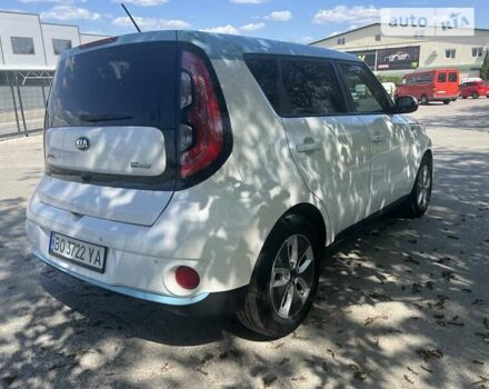 Білий Кіа Soul EV, об'ємом двигуна 0 л та пробігом 112 тис. км за 10900 $, фото 3 на Automoto.ua