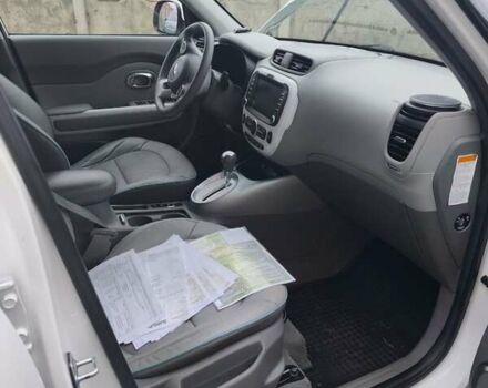 Белый Киа Soul EV, объемом двигателя 0 л и пробегом 165 тыс. км за 10600 $, фото 59 на Automoto.ua